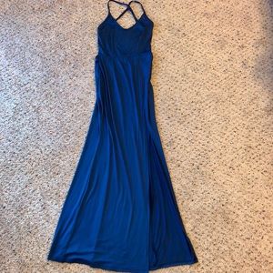 Tobi — Long backless blue dress